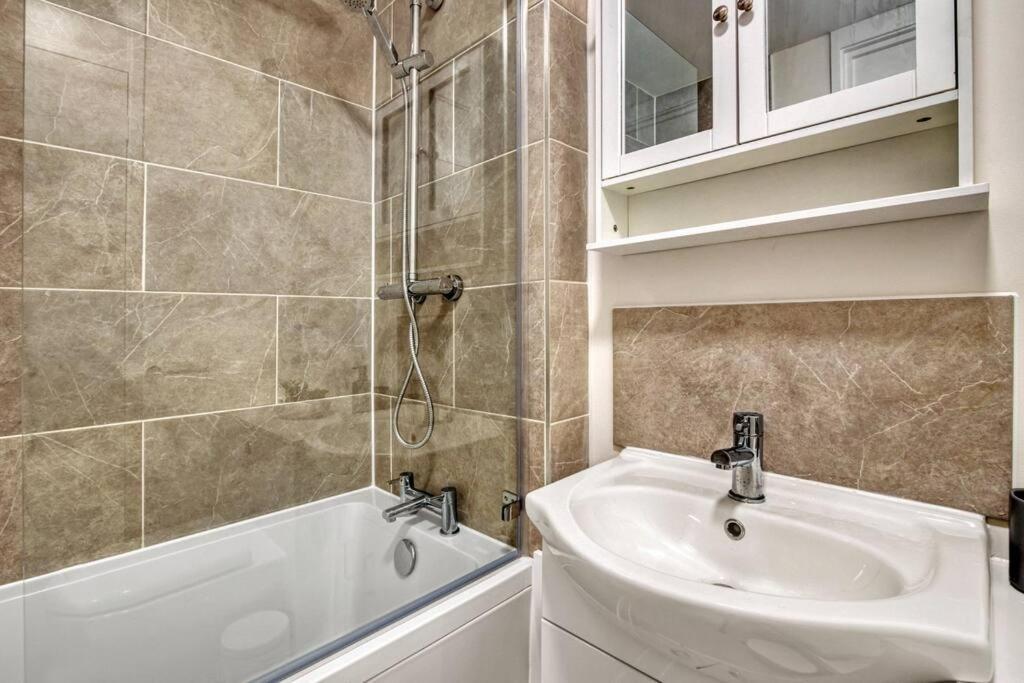 Ferienwohnung Hidden Gem In Battersea W/ Free Parking London Exterior foto